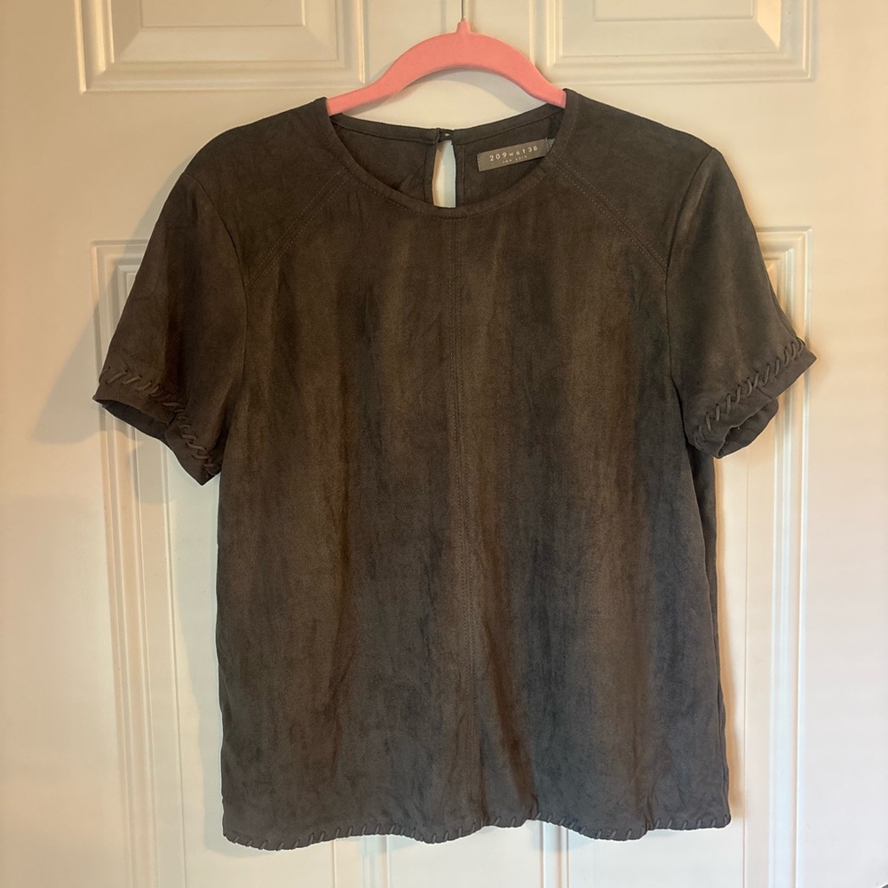 Vince Camuto Charcoal Gray Short Sleeve Suede-Effect Top